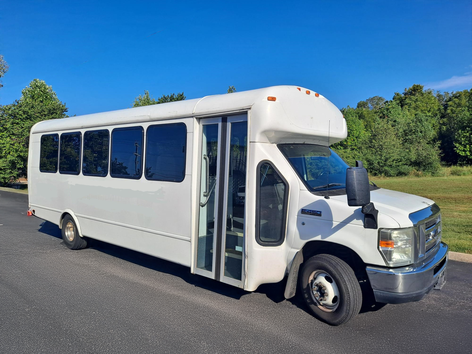 2013 Starcraft Prodigy Shuttle Bus