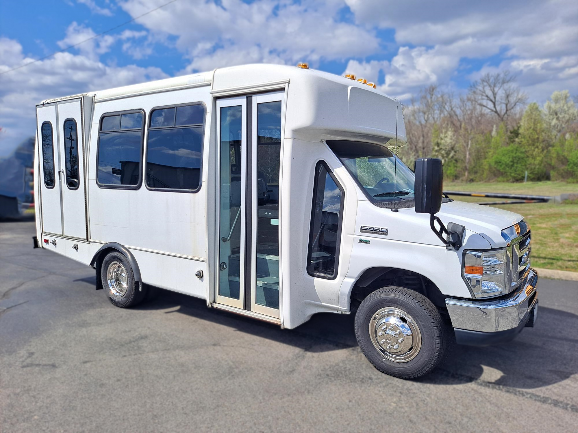 2014 Elkhart Coach Shuttle Bus
