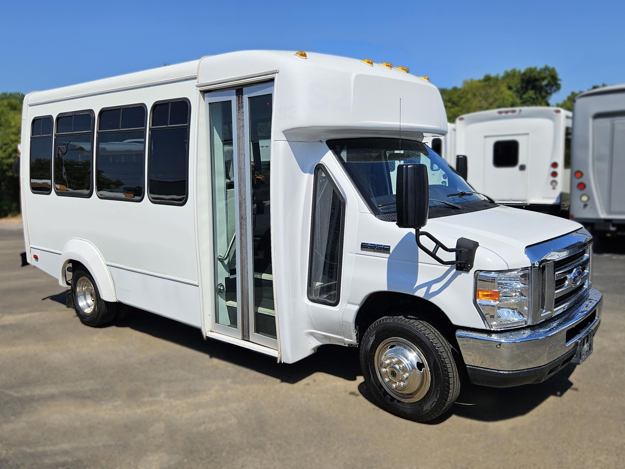 2017 Elkhart ECII Shuttle Bus