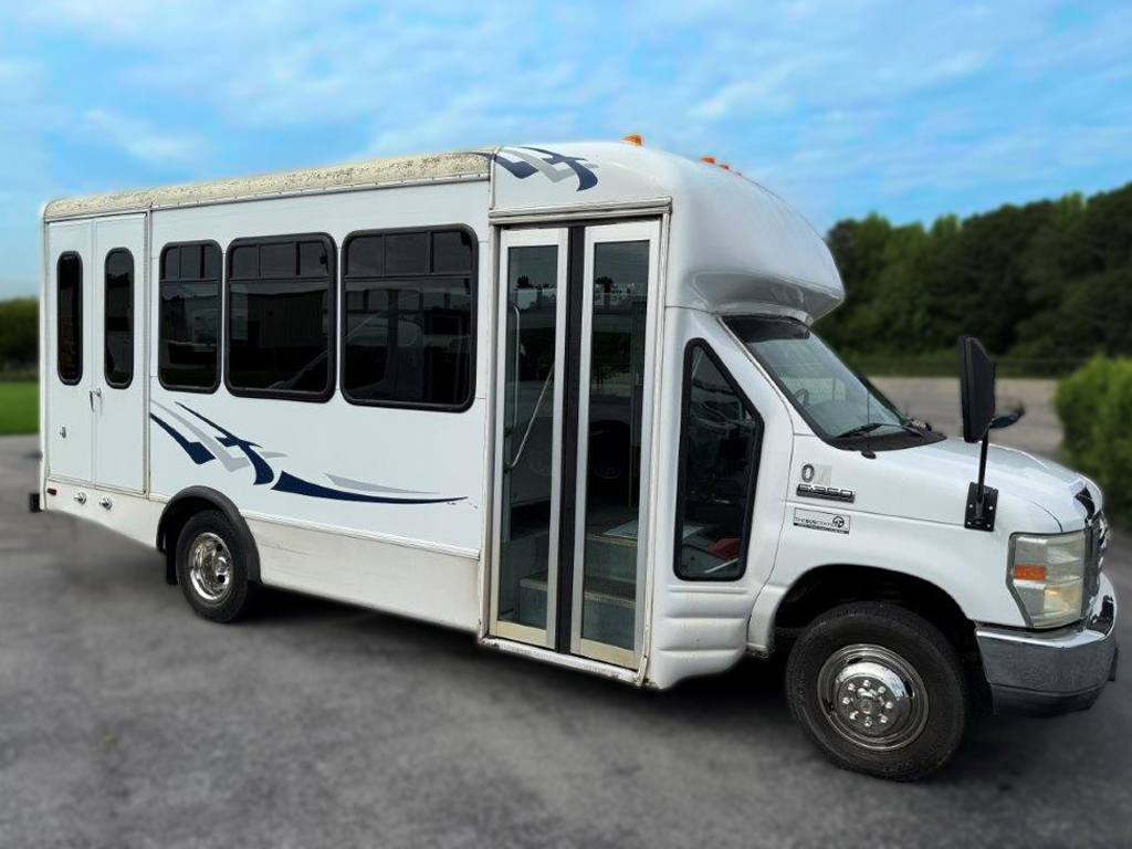 2008 Starcraft Allstar Shuttle Bus