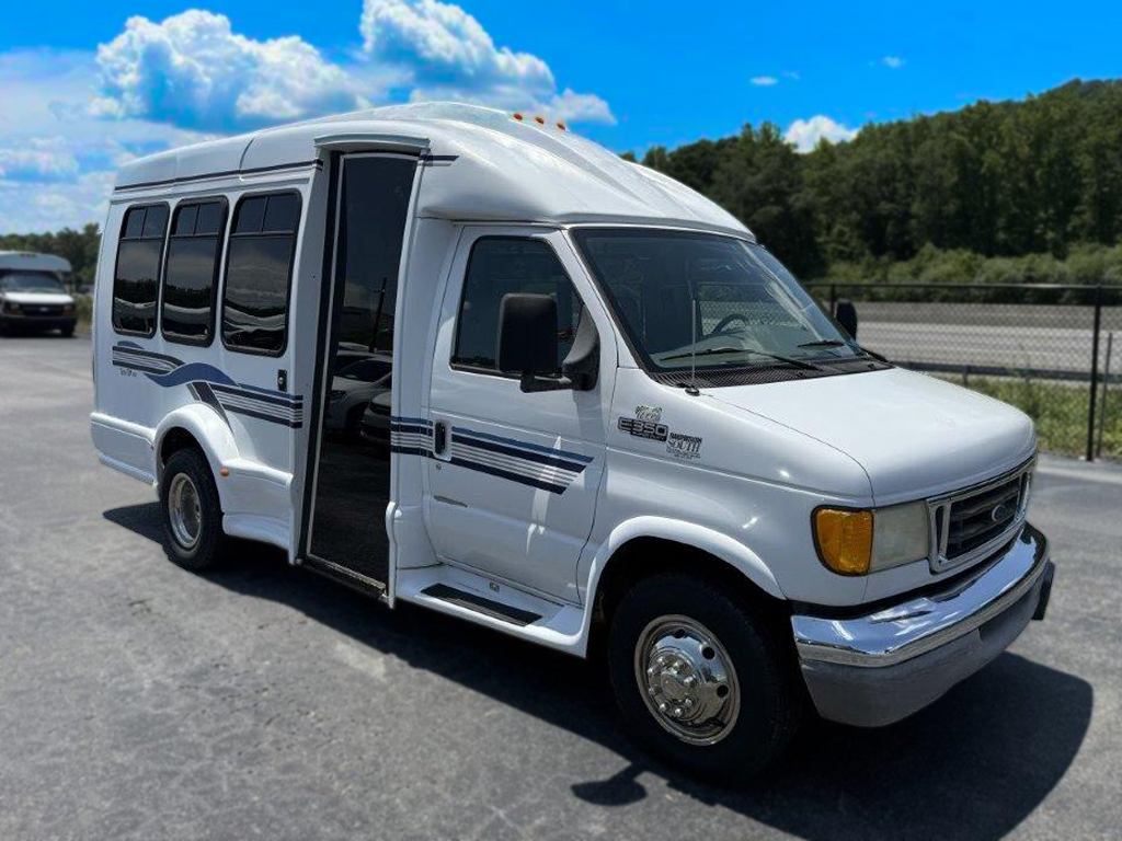 2003 Turtle Top Vanterra Shuttle Bus