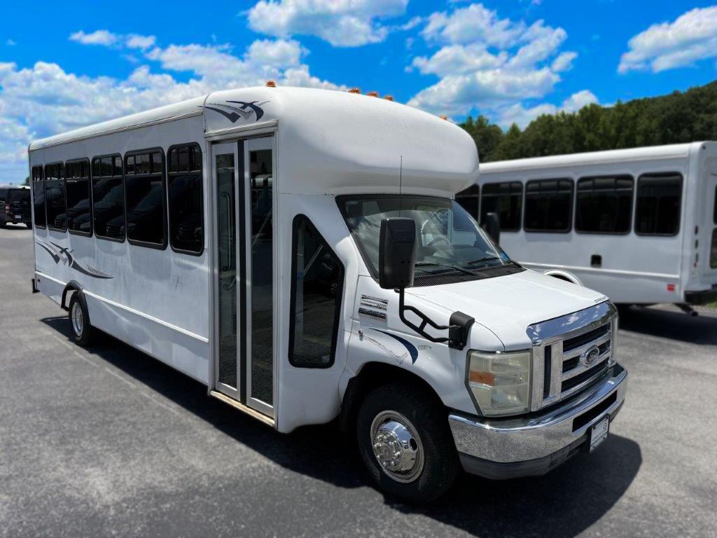 2010 Starcraft Allstar Shuttle Bus