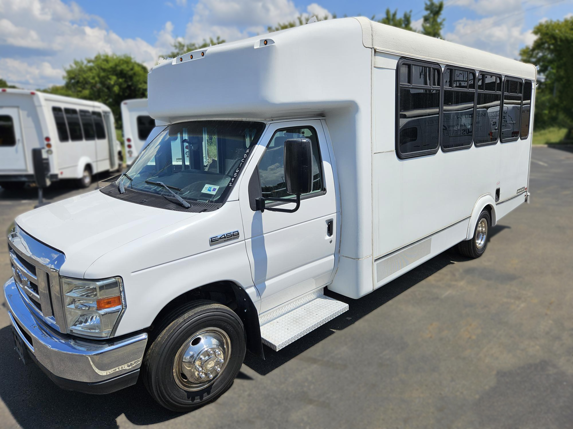 2017 Eldorado Advantage Shuttle Bus
