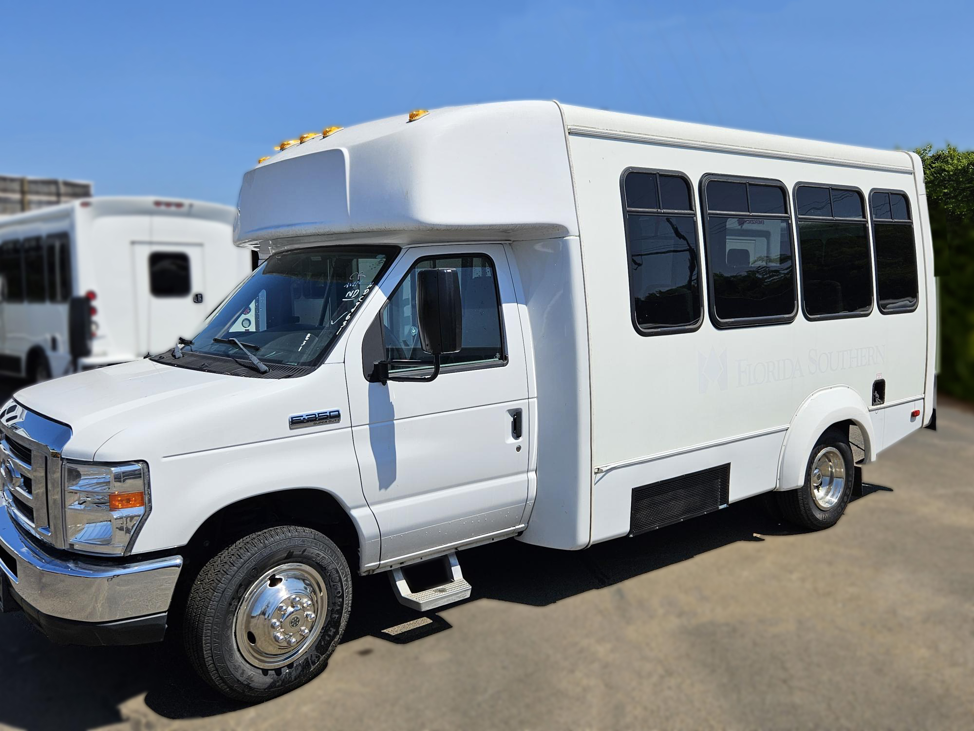 2017 Elkhart ECII Shuttle Bus