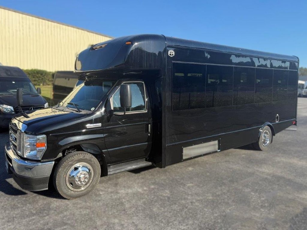 2026 Starcraft Allstar Exec Shuttle Bus