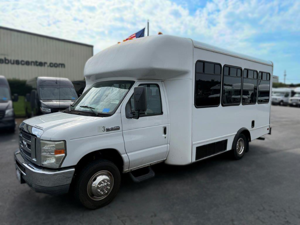 2010 Starcraft Allstar Shuttle Bus