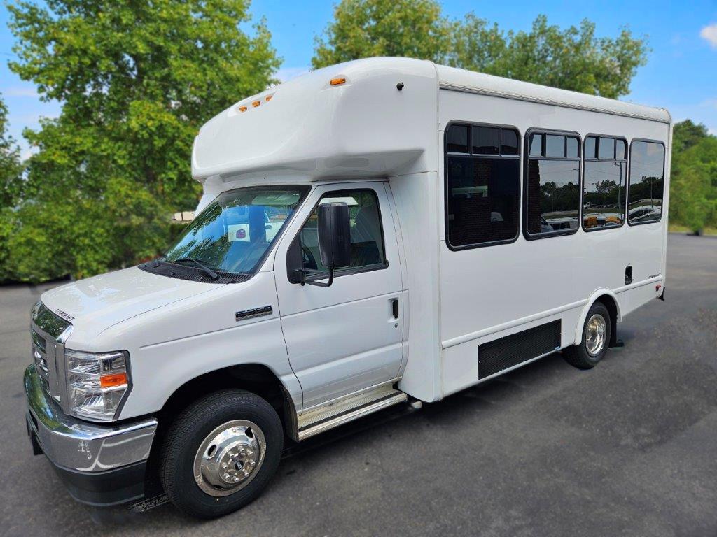 2022 Starcraft Allstar Shuttle Bus