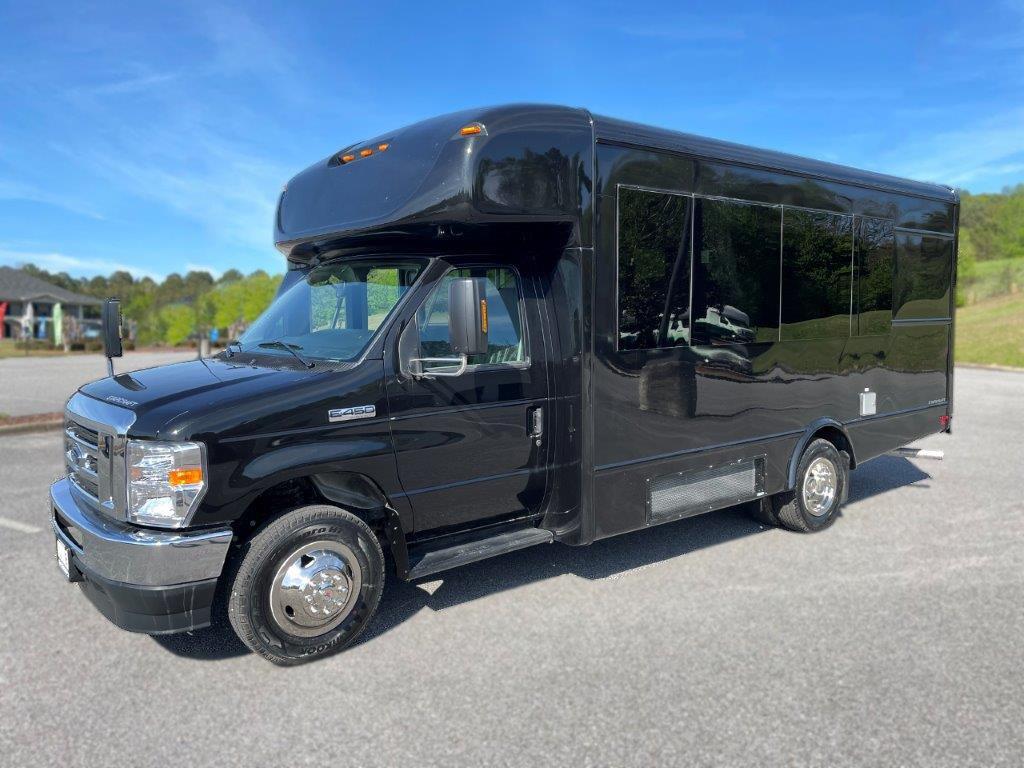 2026 Starcraft Allstar Exec Shuttle Bus