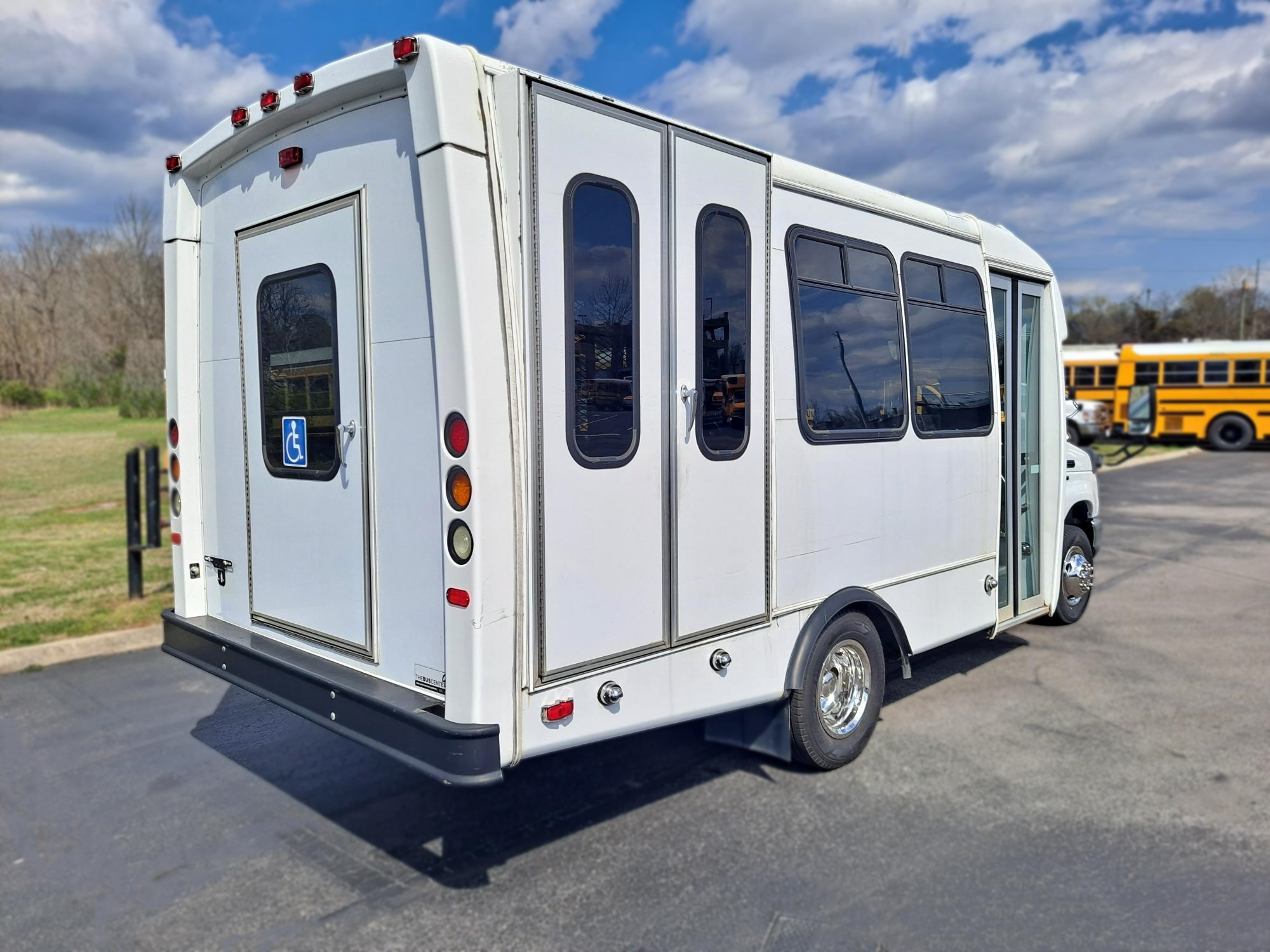 2014 Elkhart Coach Shuttle Bus