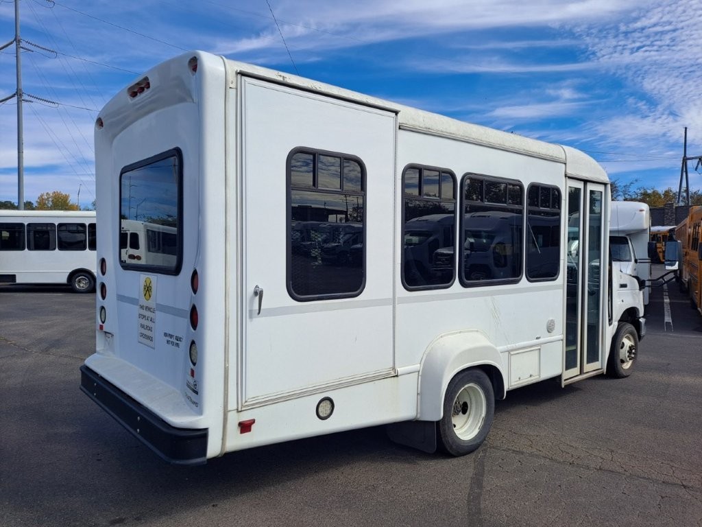2018 Starcraft Starlite Shuttle Bus