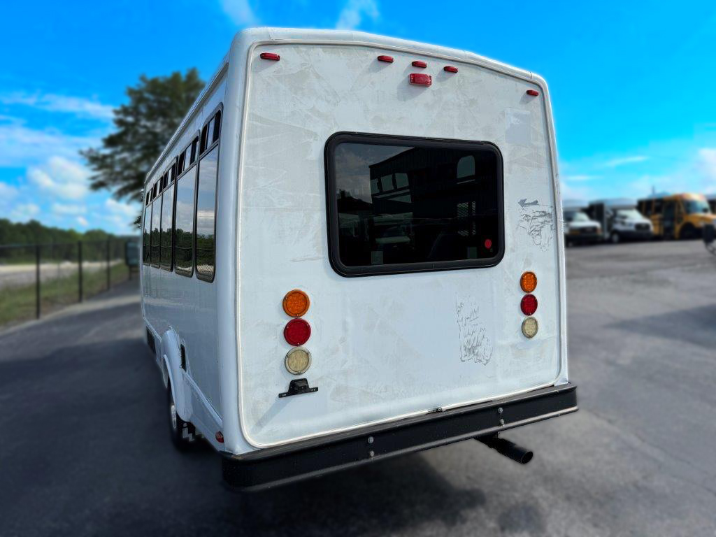 2011 Elkhart ECII Shuttle Bus