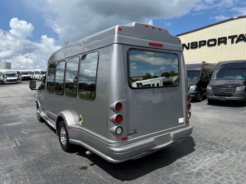 2011 Turtle Top Vanterra Shuttle Bus