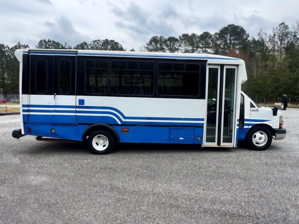 2013 Champion Defender Shuttle Bus