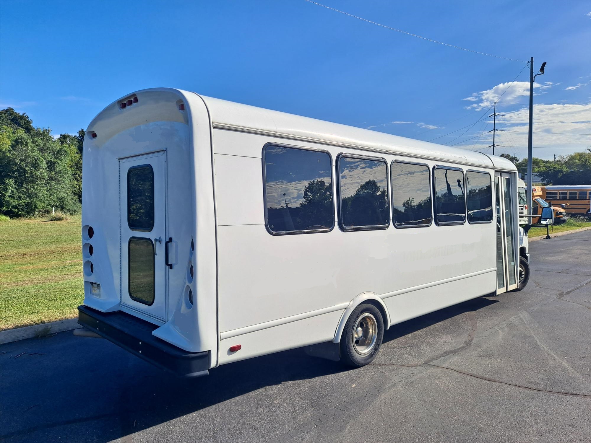 2013 Starcraft Prodigy Shuttle Bus