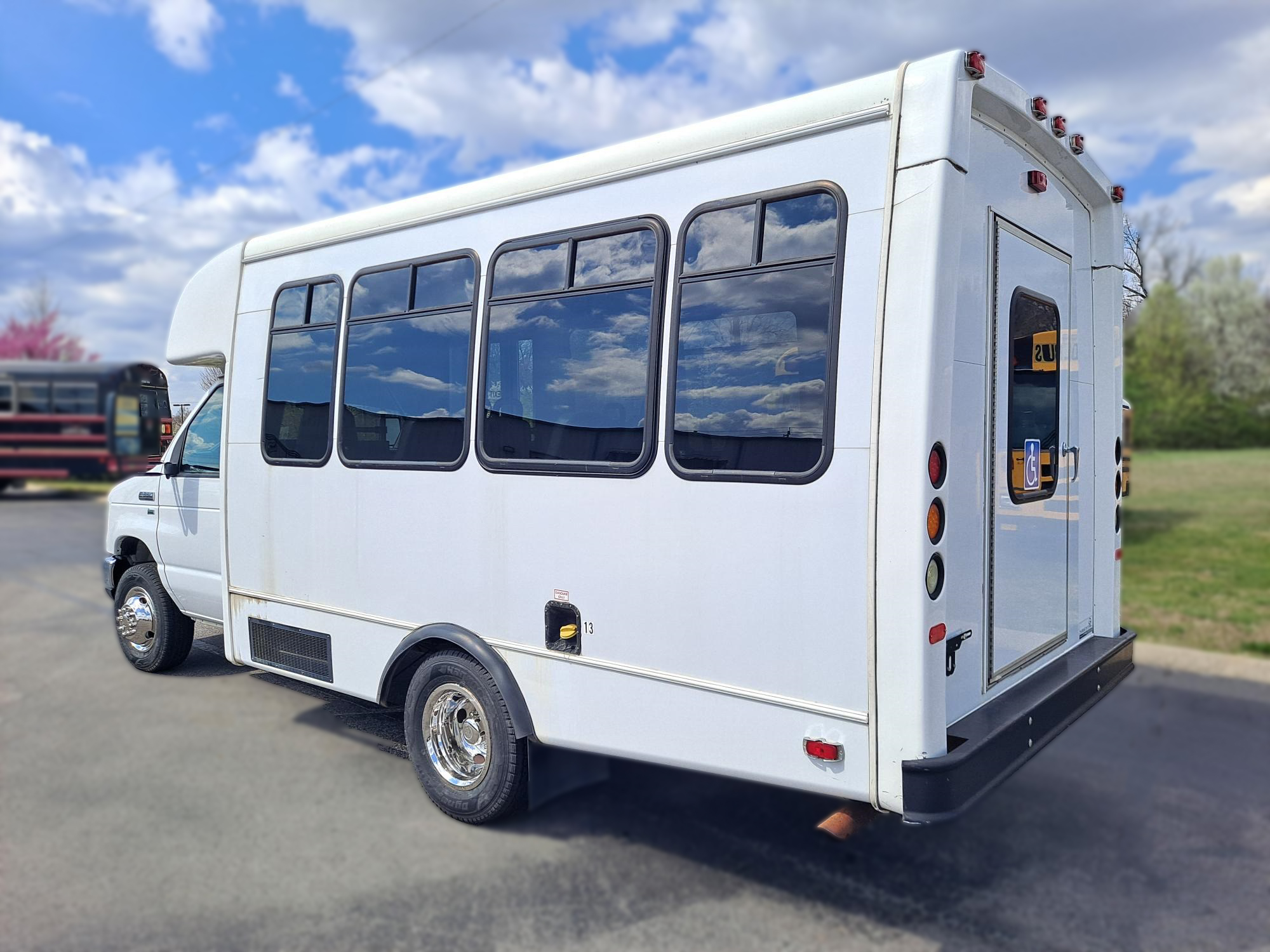 2014 Elkhart Coach Shuttle Bus