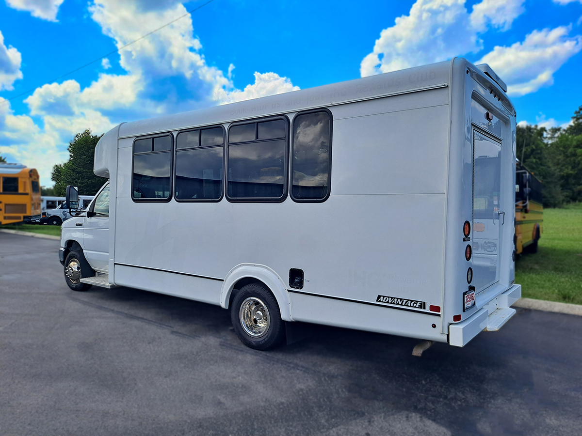 2019 Eldorado Advantage Shuttle Bus