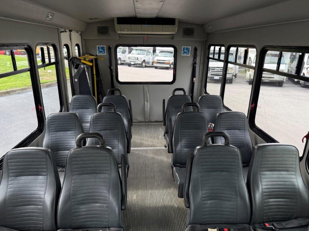 2008 Starcraft Allstar Shuttle Bus