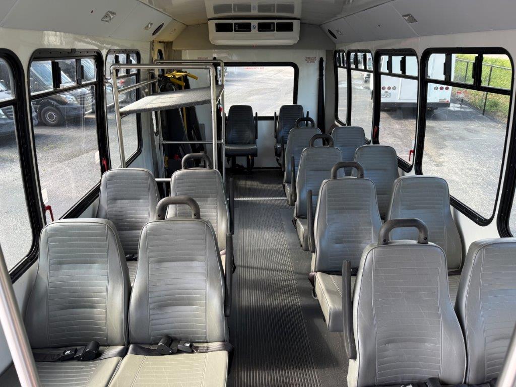 2011 Elkhart ECII Shuttle Bus