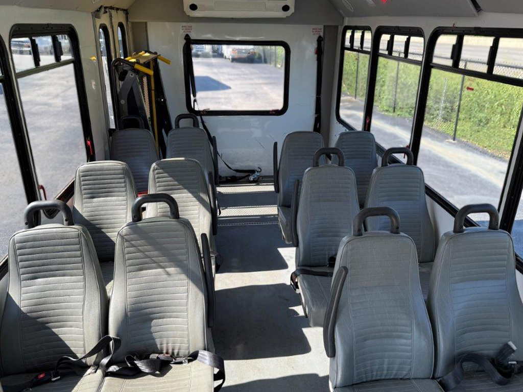 2014 Goshen GCII Shuttle Bus