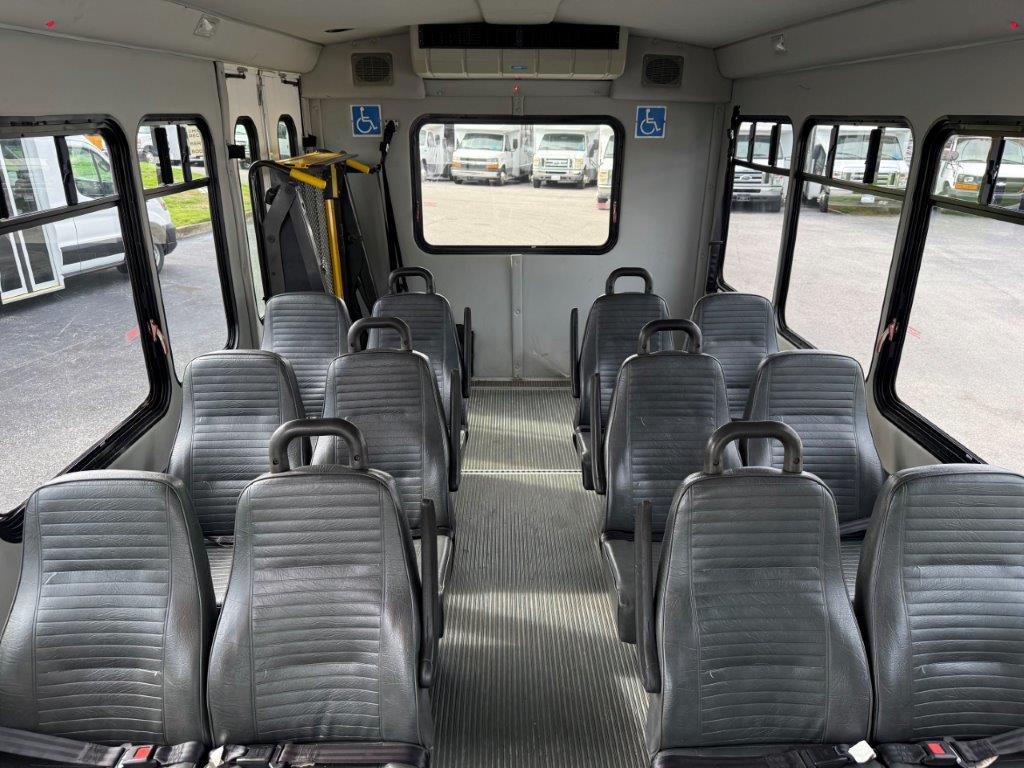 2010 Starcraft Allstar Shuttle Bus