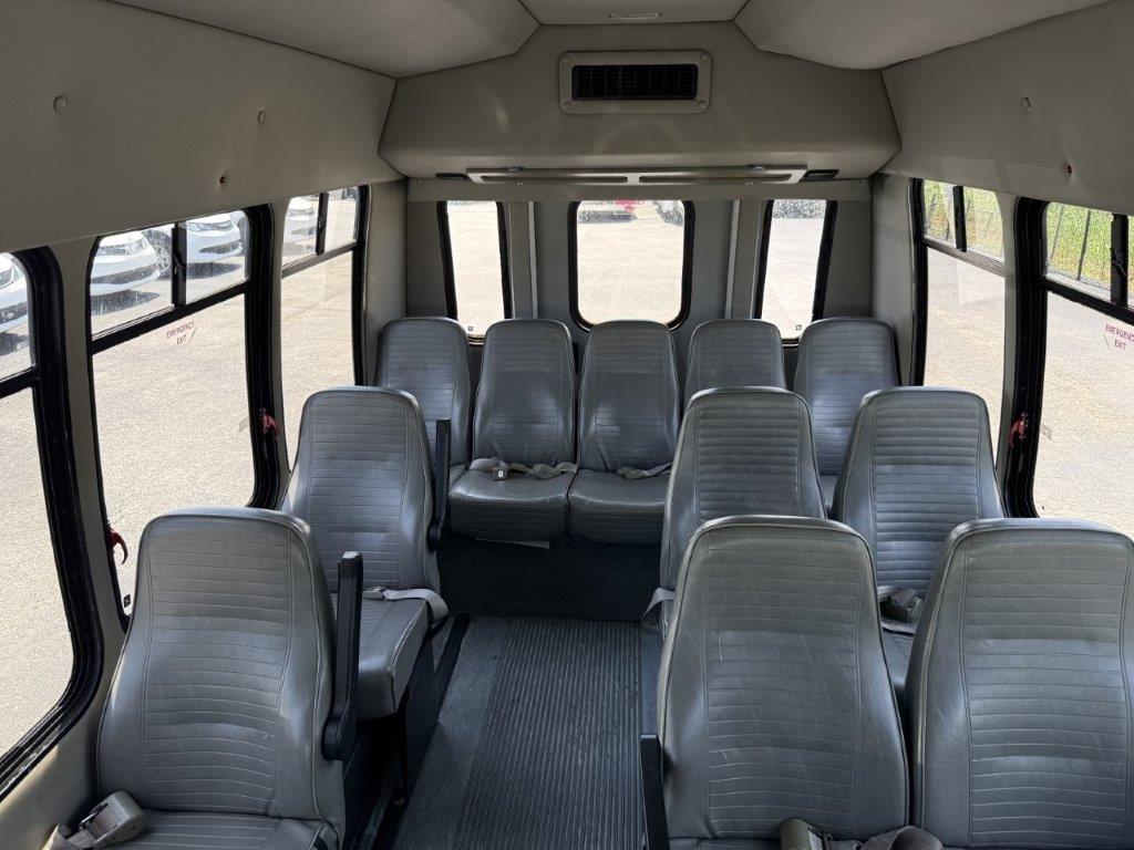 2003 Turtle Top Vanterra Shuttle Bus