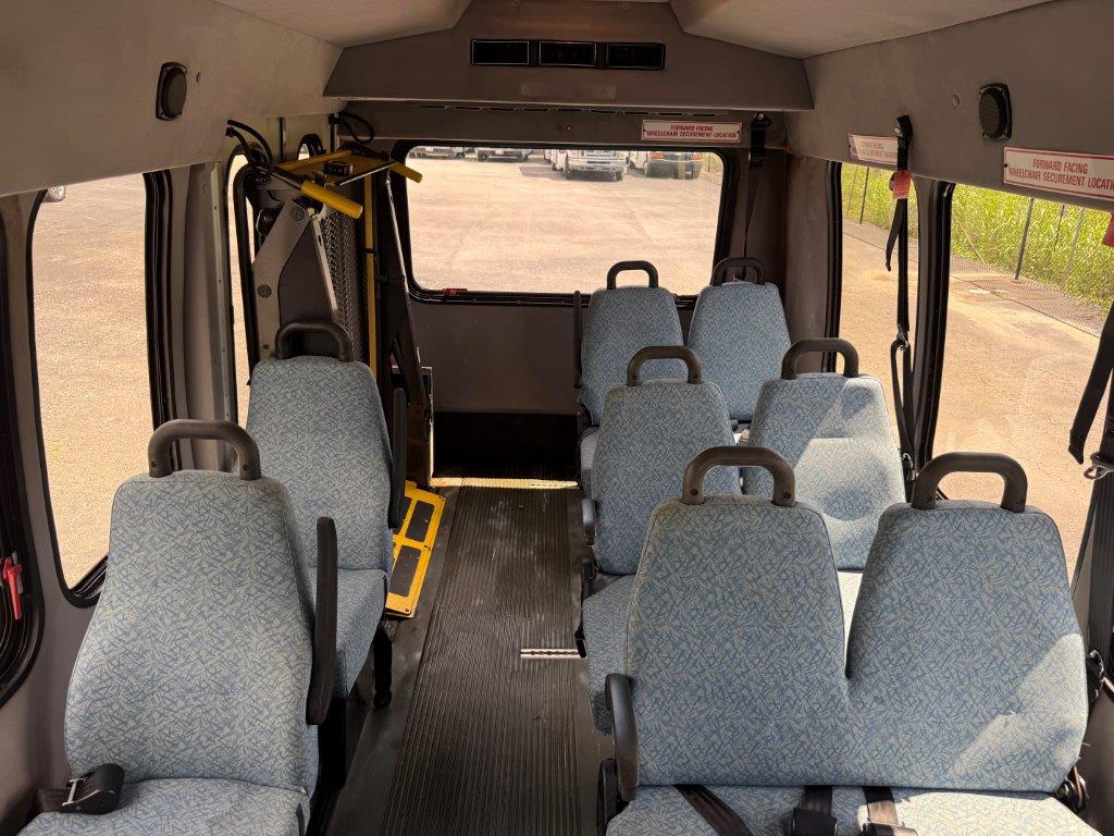 2011 Turtle Top Vanterra Shuttle Bus