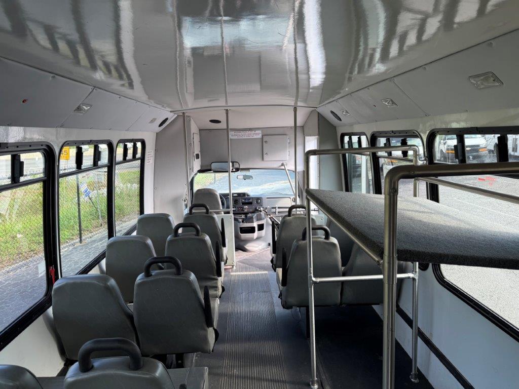 2011 Elkhart ECII Shuttle Bus