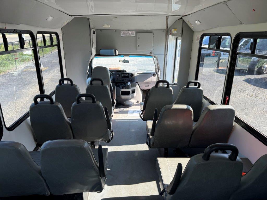 2014 Goshen GCII Shuttle Bus