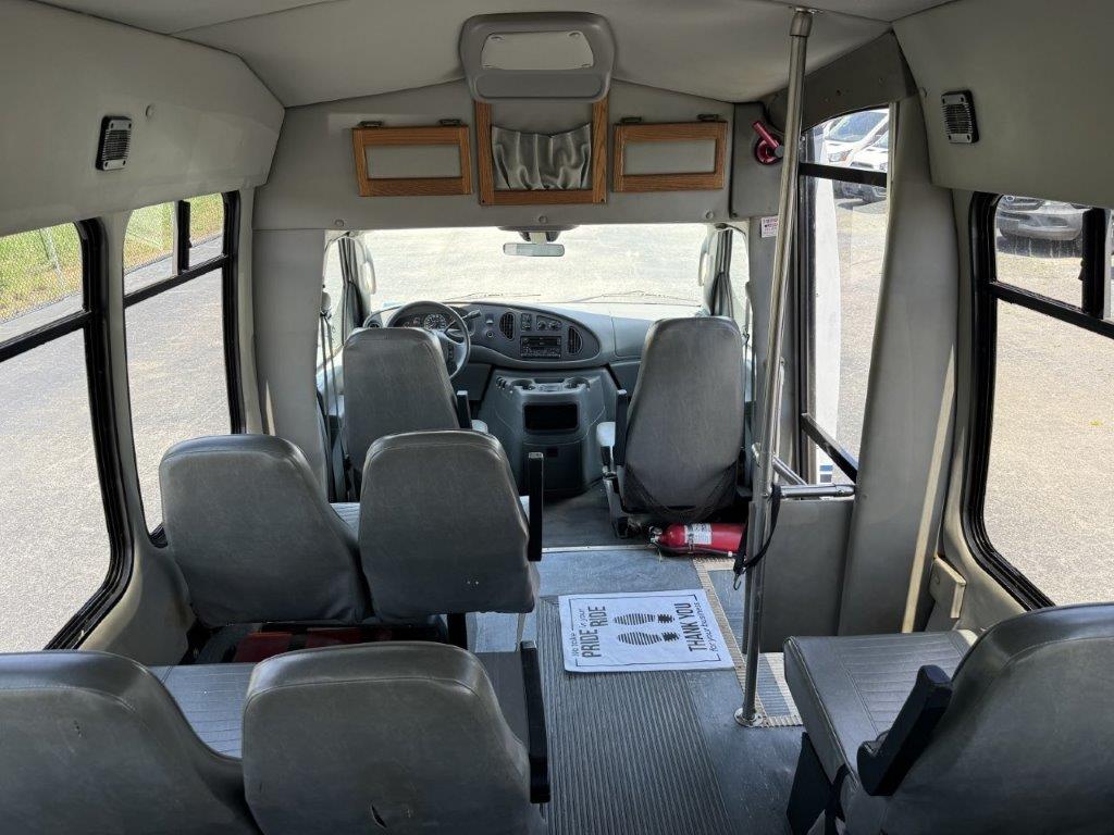 2003 Turtle Top Vanterra Shuttle Bus