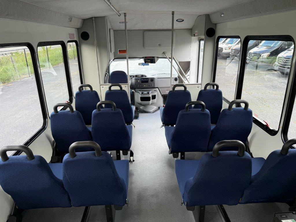2012 Starcraft Allstar Shuttle Bus