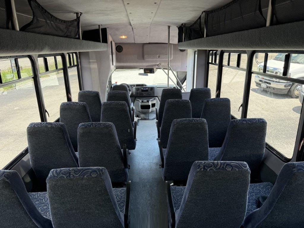 2010 Starcraft Allstar Shuttle Bus