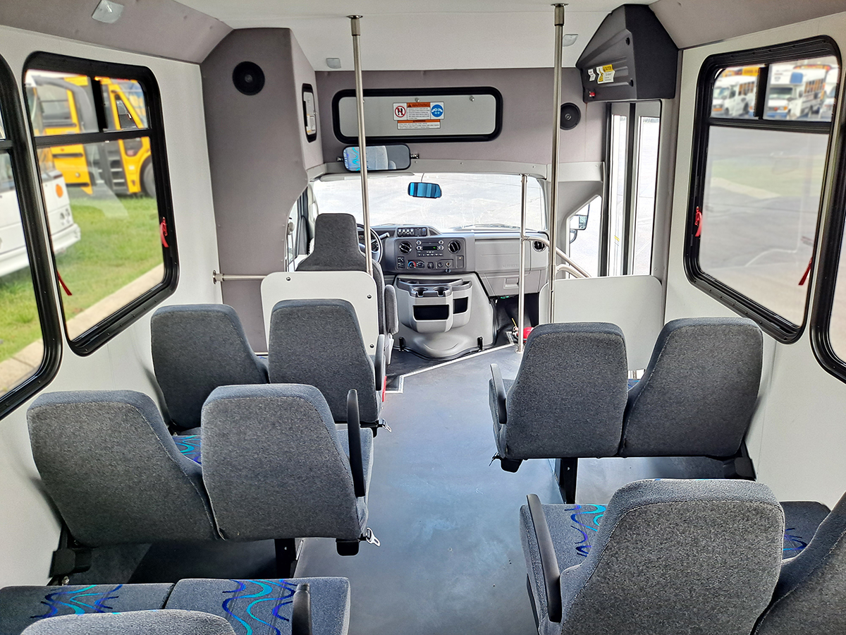 2019 Eldorado Advantage Shuttle Bus