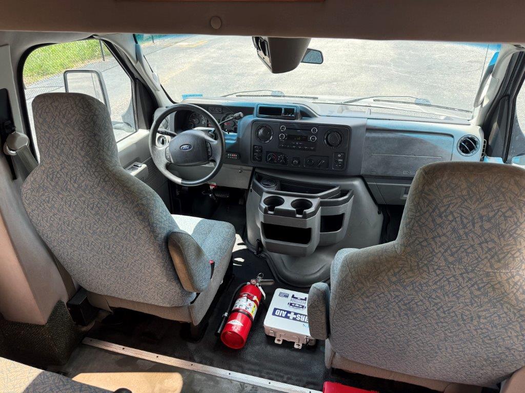 2011 Turtle Top Vanterra Shuttle Bus