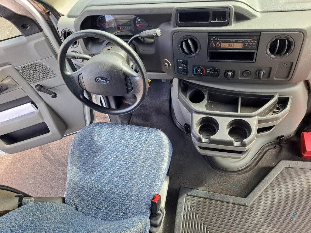 2018 Starcraft Starlite Shuttle Bus