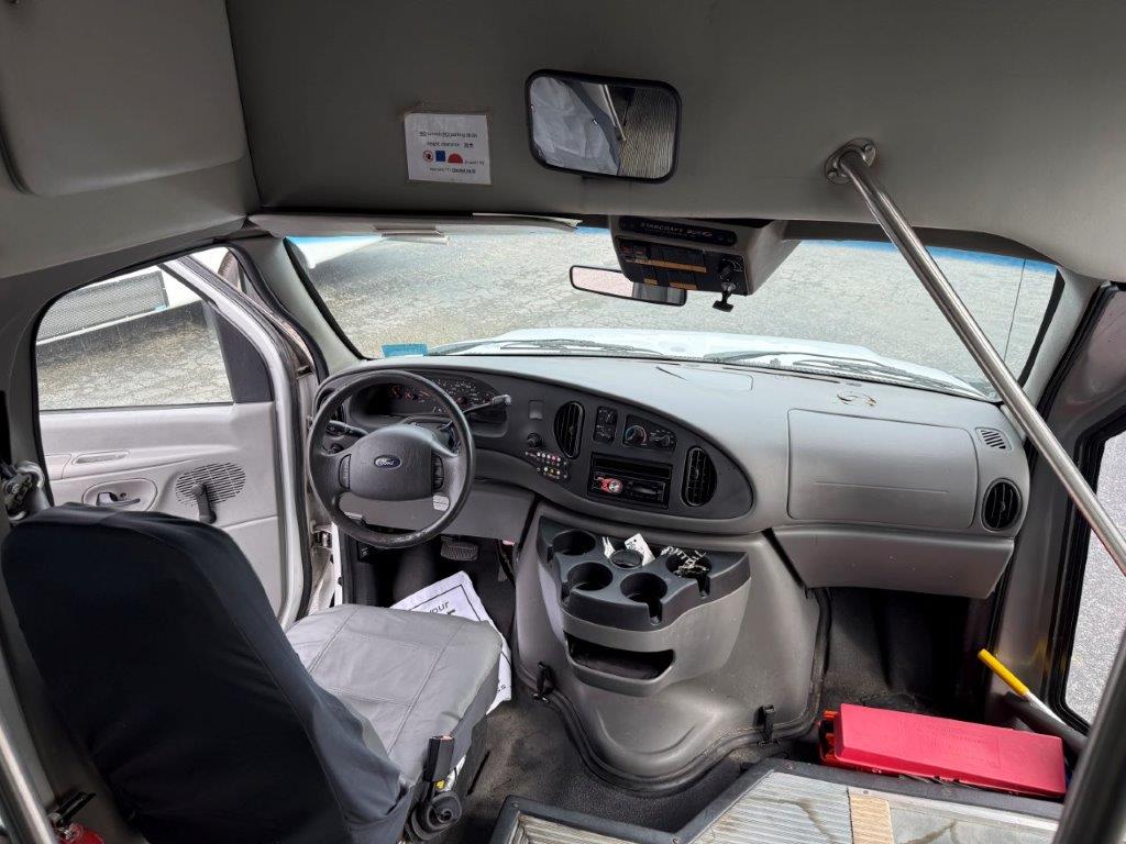 2008 Starcraft Allstar Shuttle Bus