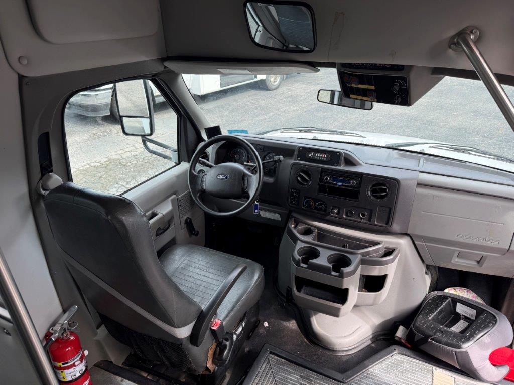 2010 Starcraft Allstar Shuttle Bus