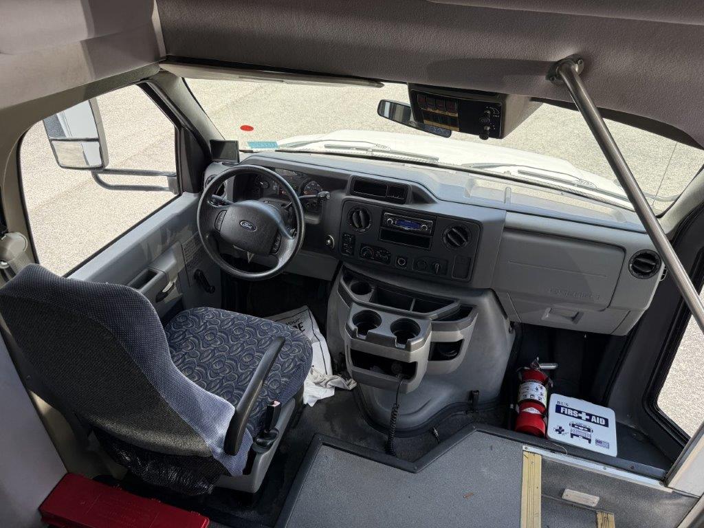 2010 Starcraft Allstar Shuttle Bus