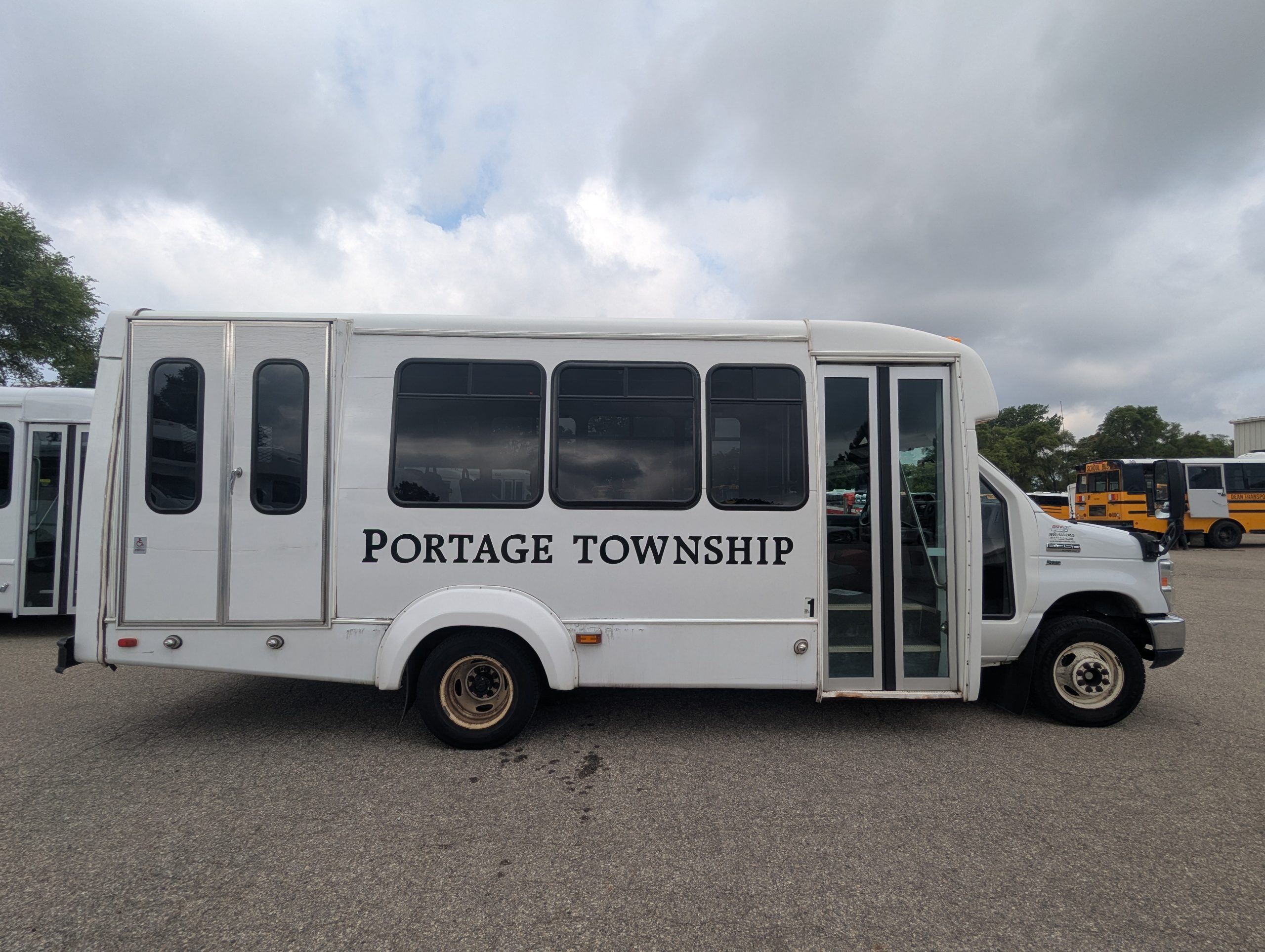 2013 Elkhart Shuttle Bus