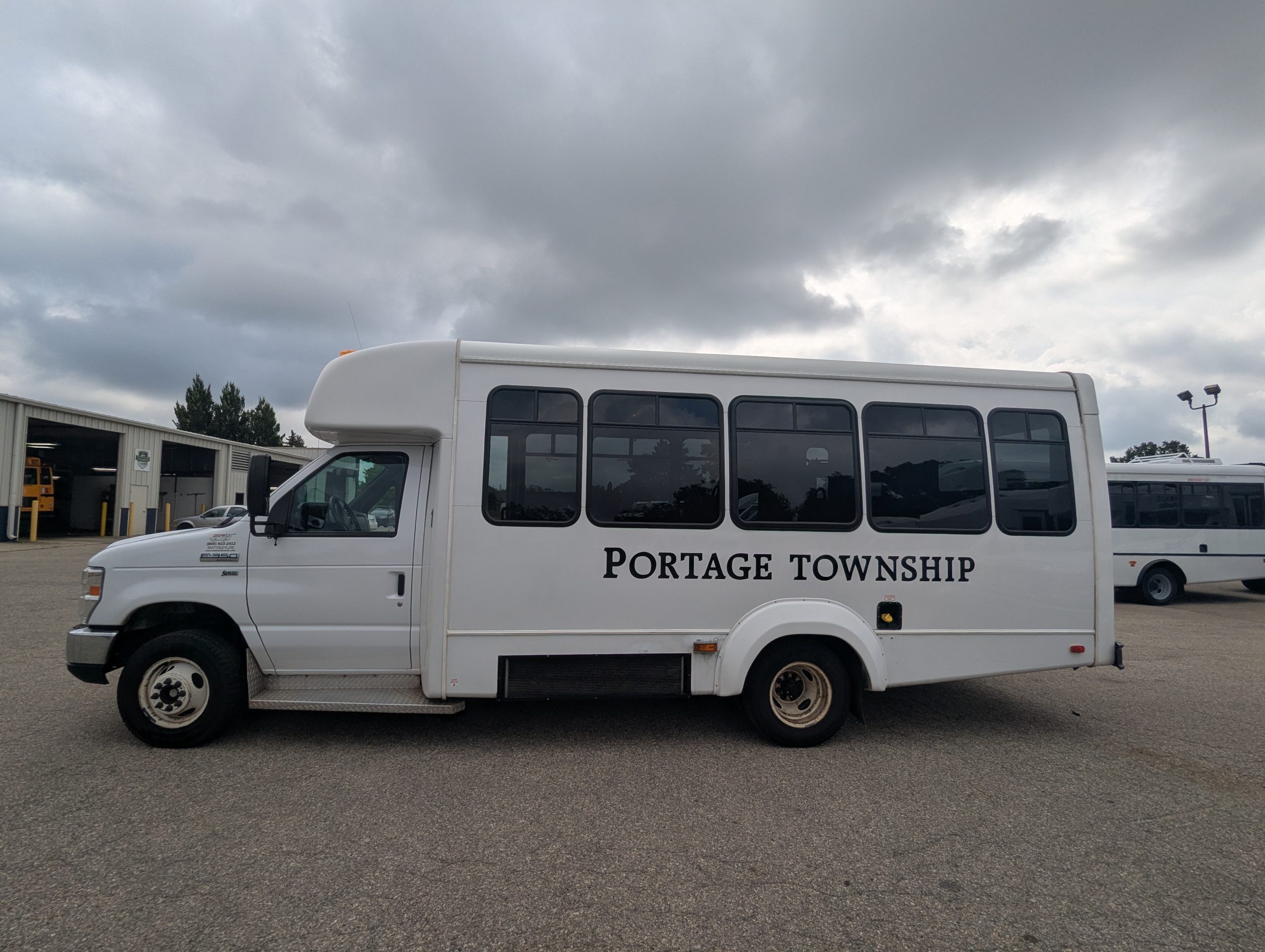 2013 Elkhart Shuttle Bus