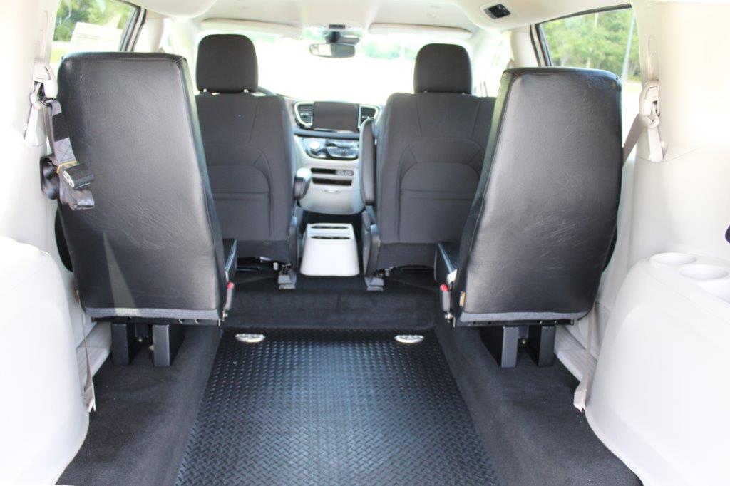 2022 Chrysler Voyager Van