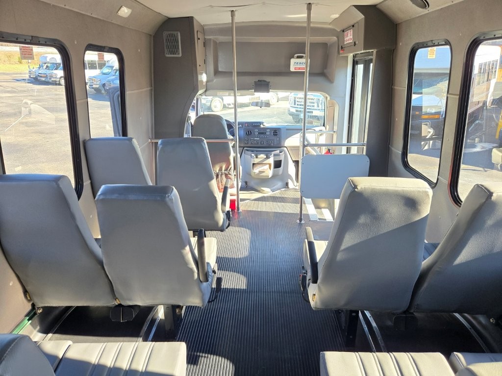 2016 Diamond Coach Shuttle Bus