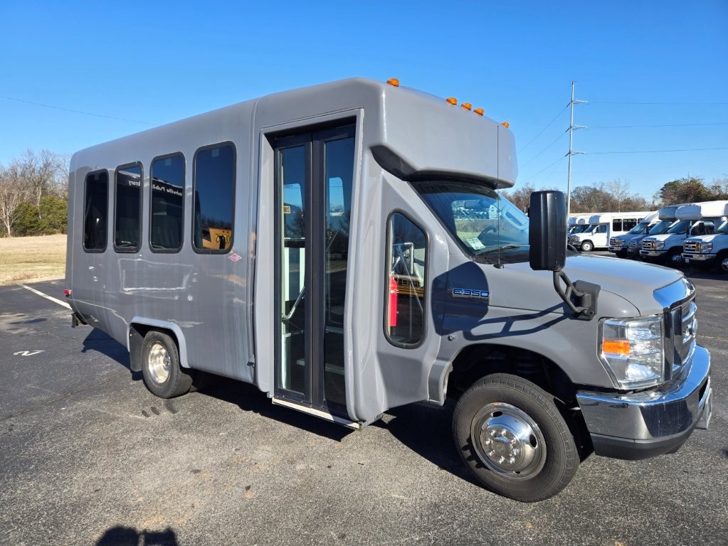 2016 Diamond Coach Shuttle Bus