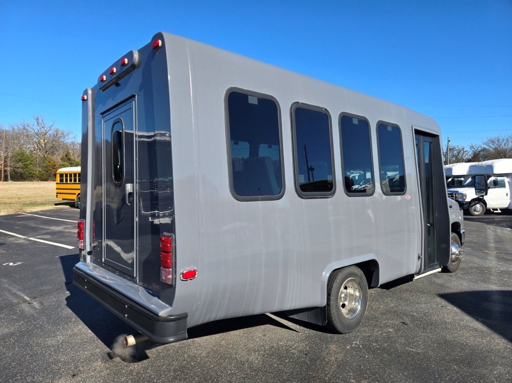 2016 Diamond Coach Shuttle Bus