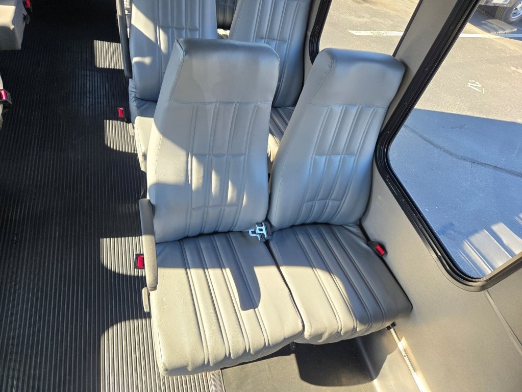 2016 Diamond Coach Shuttle Bus