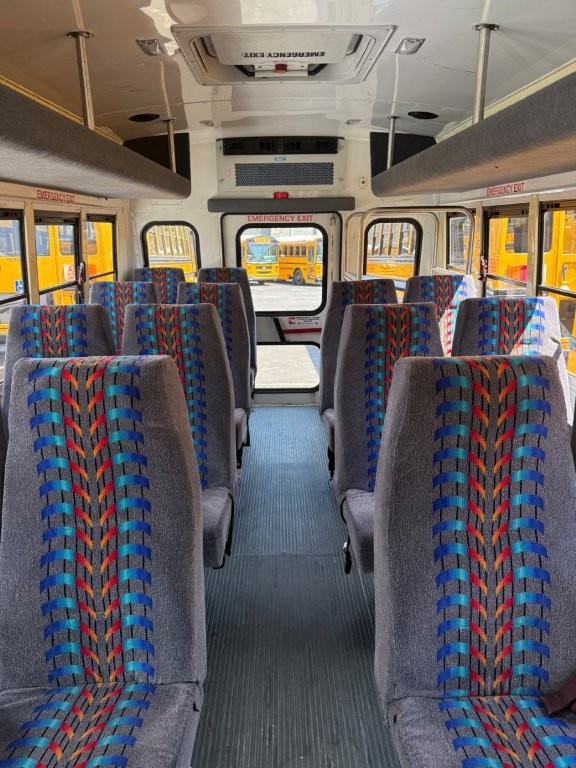 2010 Starcraft Prodigy Shuttle Bus