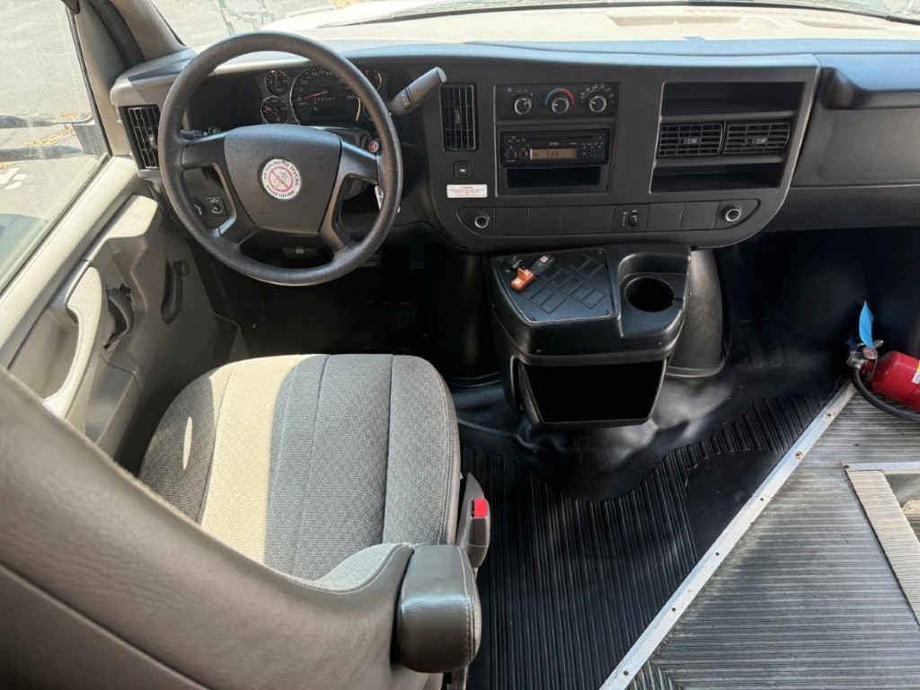 2010 Starcraft Prodigy Shuttle Bus