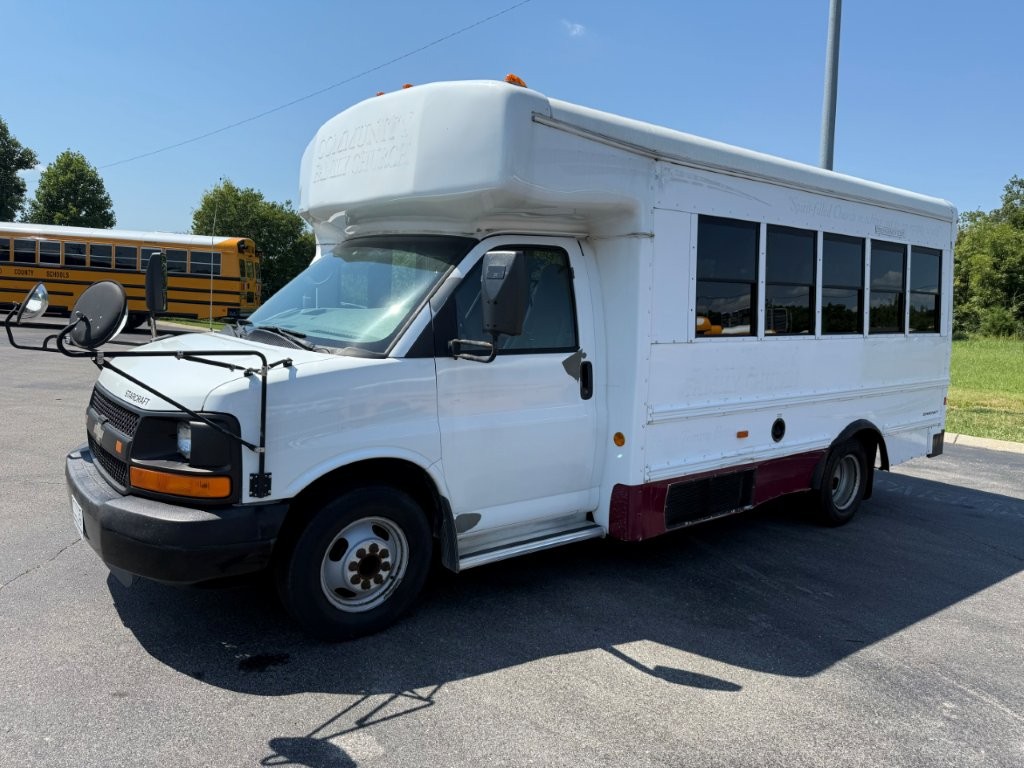 2010 Starcraft Prodigy Shuttle Bus