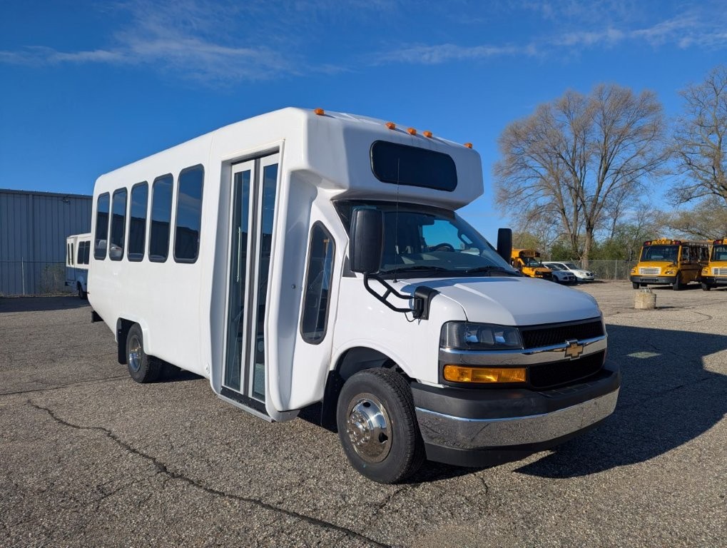 2025 Diamond Shuttle Bus