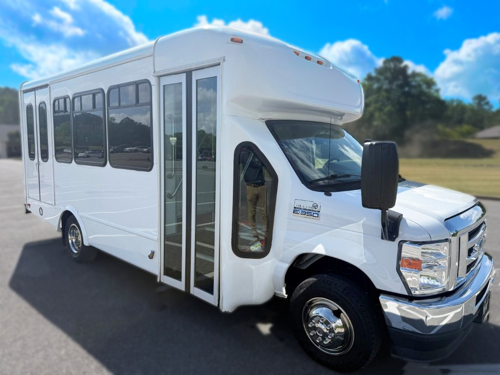 2022 Starcraft Allstar Shuttle Bus