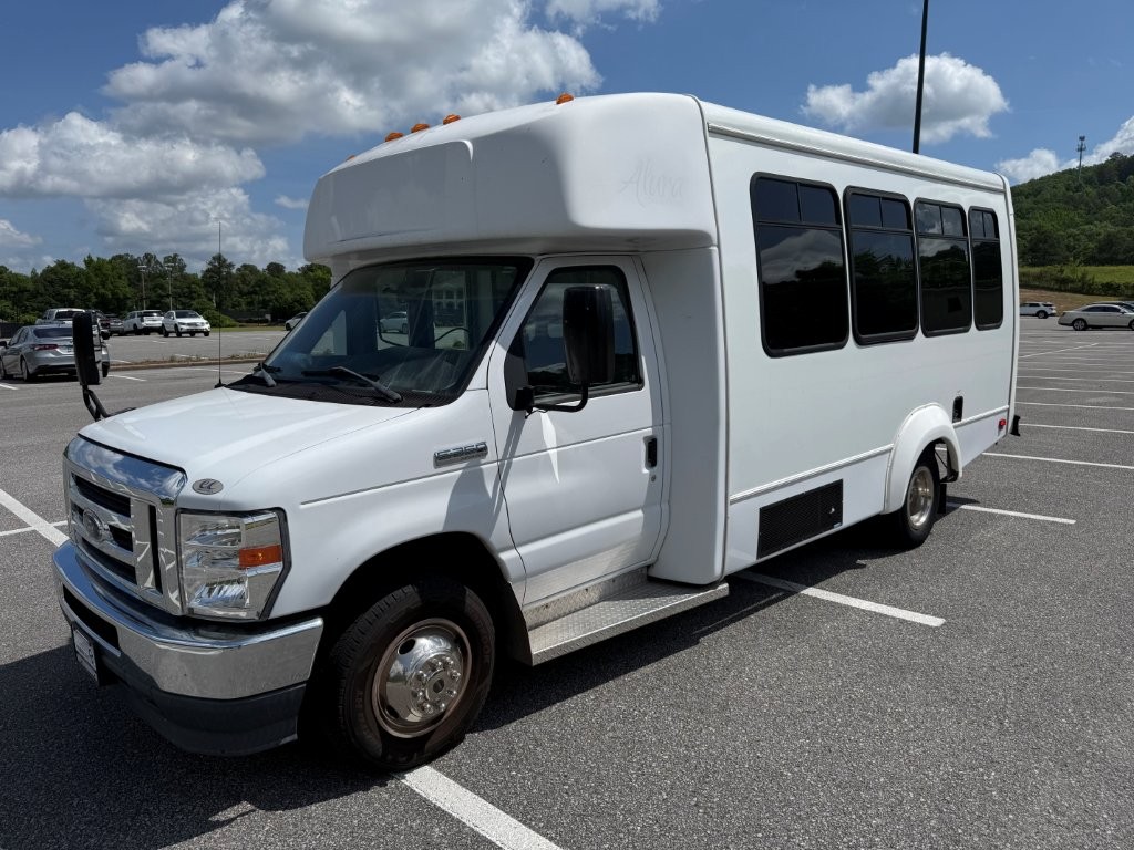 2021 Elkhart Coach ECIIECII Shuttle Bus